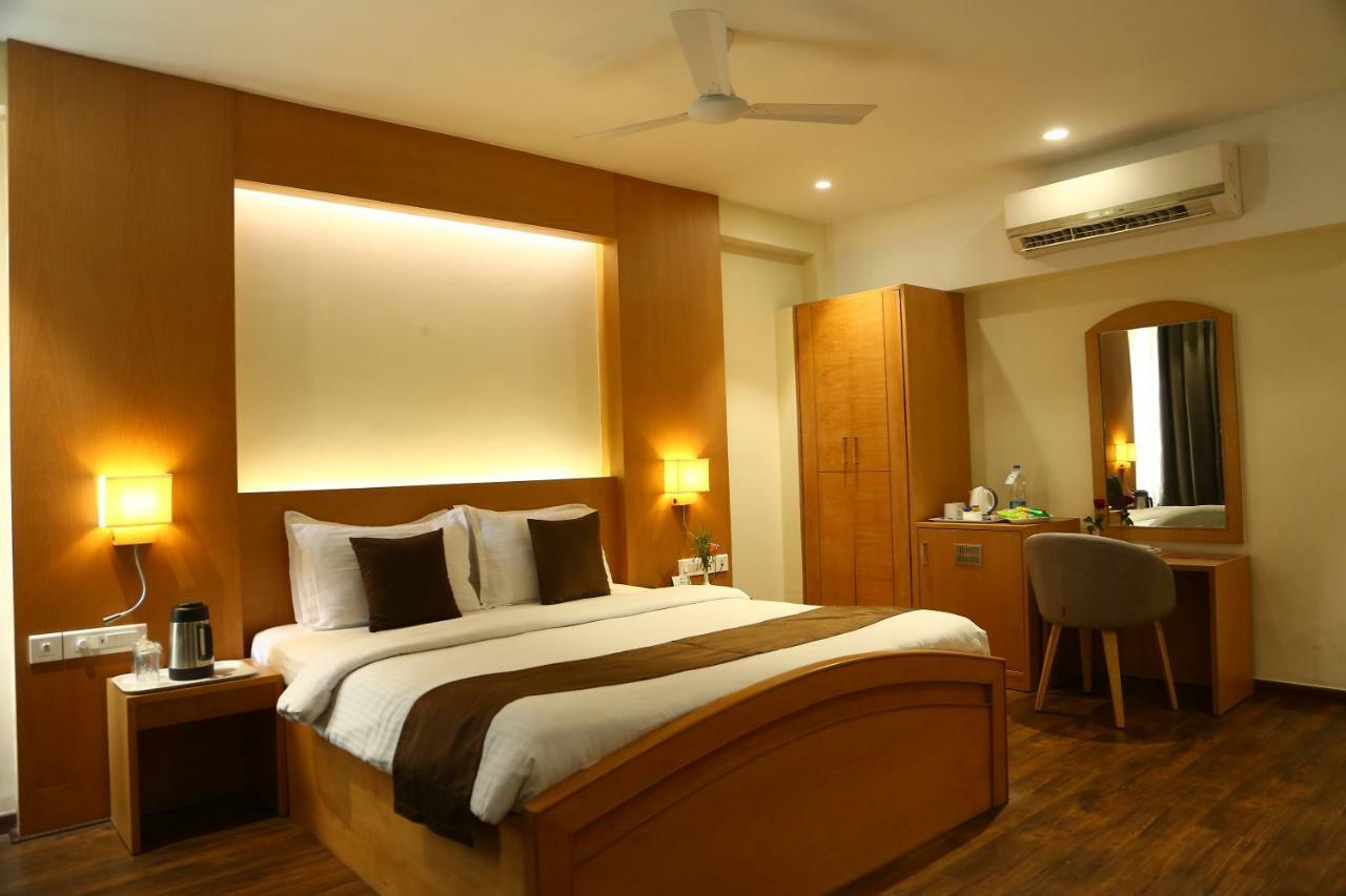 Deluxe Double Room,886485676:JPEG
